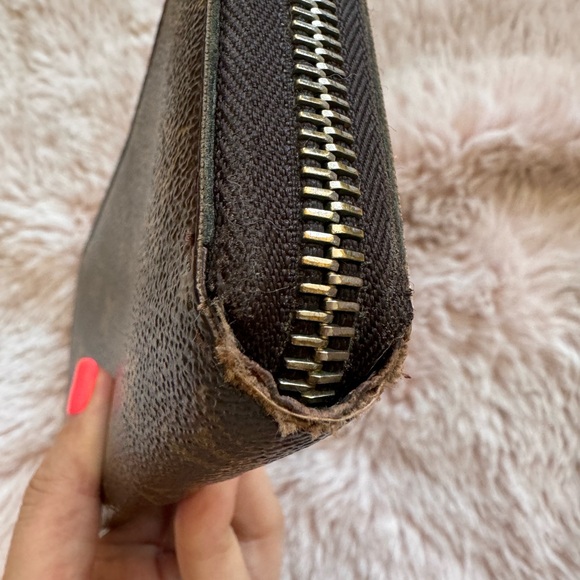 Louis Vuitton monogram zippy wallet - Picture 4 of 13